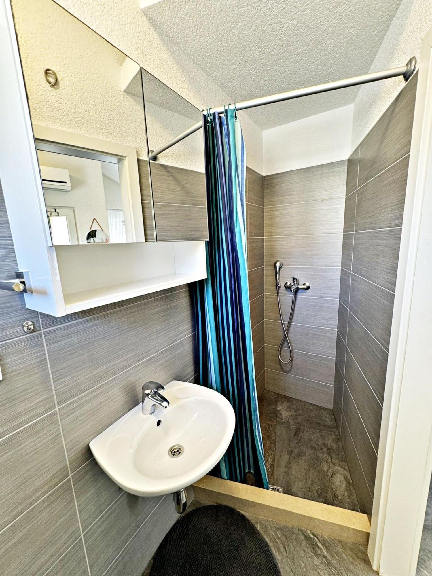 פוסטיר Studio Apartment Matoni מראה חיצוני תמונה