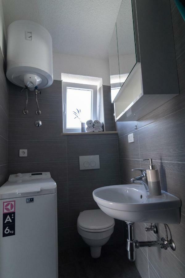 פוסטיר Studio Apartment Matoni מראה חיצוני תמונה